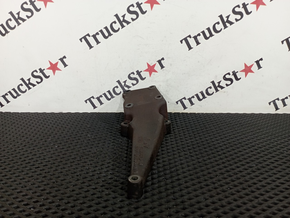 Кронштейн турбины передний левый