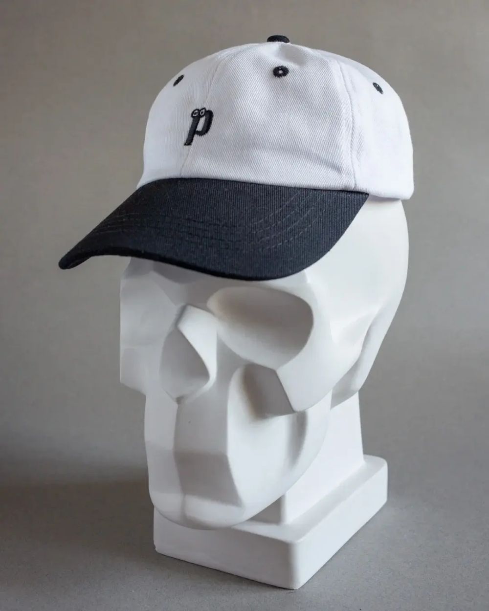 Кепка Postaments Dad's Cap белый/черный