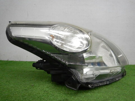 фара правая Toyota Ist NCP110 52-174