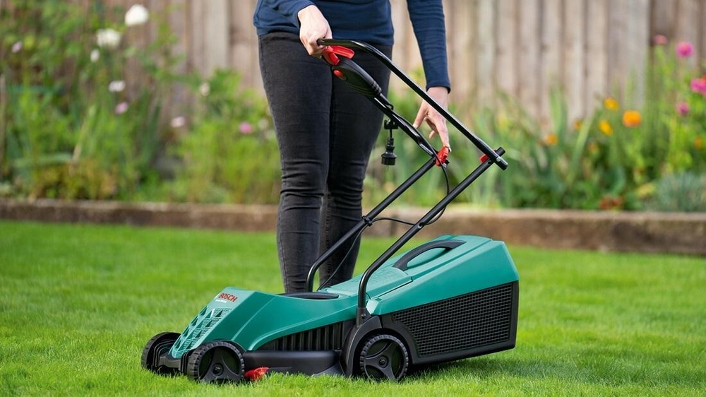 Газонокосилка Bosch Rotak 320 ER