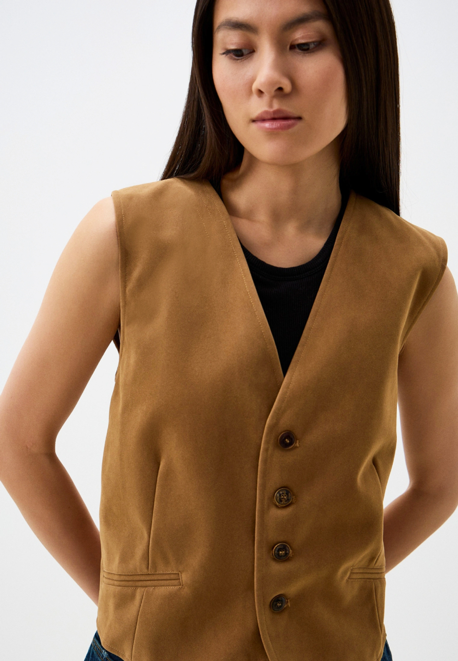 Костюмный жилет