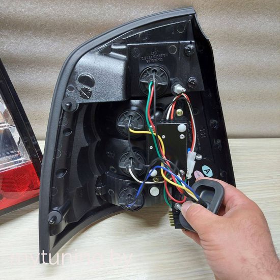 Задние фонари Opel Astra G red white led