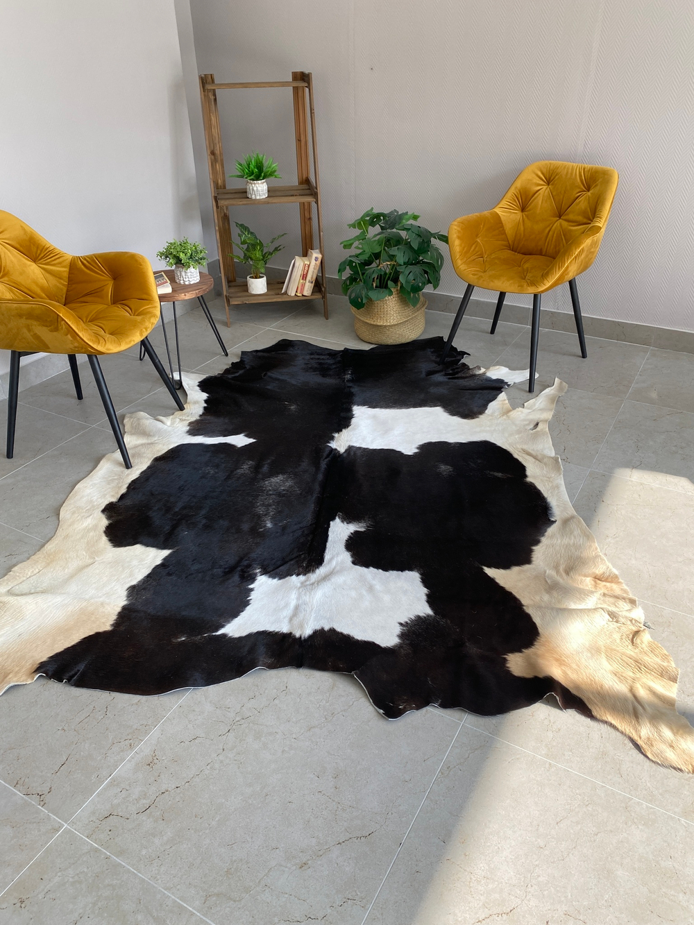 Коровья шкура на пол натуральная. 200 х 180 см