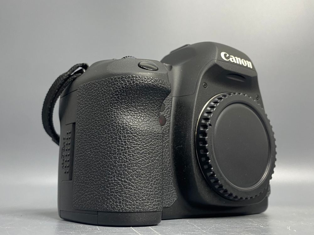Canon EOS 5D Mark II 9.000 кадров