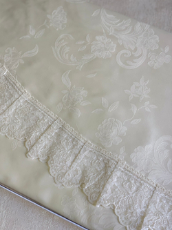 Скатерть 220 и 12 салфеток Palombella Svezia Pizzo-1 сливочные