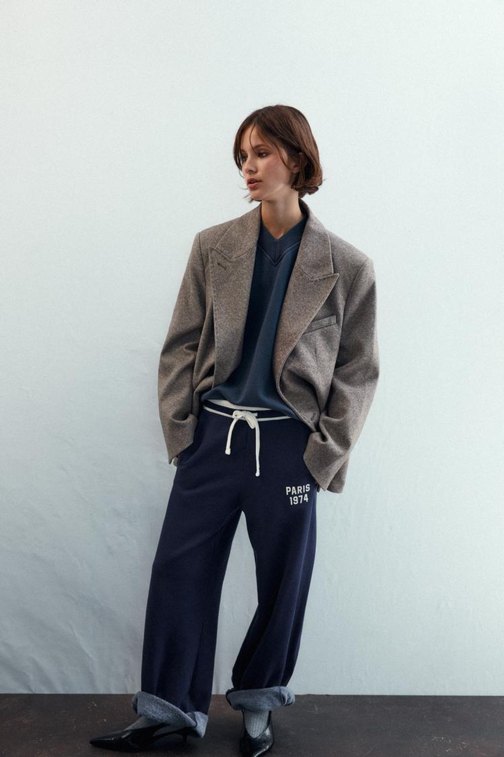 ZARA БЛЕЙЗЕР В ЕЛОЧКУ С ПОДПЛЕЧНИКАМИ, СЕРОВАТО-КОРИЧНЕВЫЙ