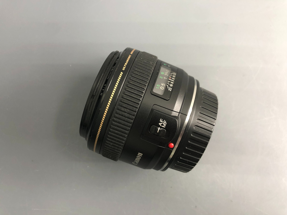 Canon EF 28mm 1.8