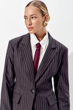 Приталенный пиджак "песочные часы" темно-серого цвета в полоску