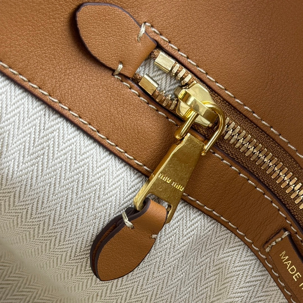 Miu Miu Leather Bag 32 cm