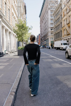 ZARA ФУТБОЛКА В РУБЧИК С РАСКЛЕШЕННЫМИ РУКАВАМИ, ЧЕРНЫЙ