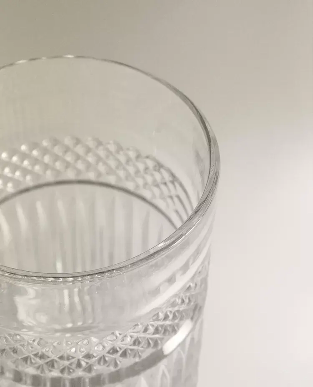 ZARA HOME СТЕКЛЯННЫЙ СТАКАН ДЛЯ ПРОХЛАДИТЕЛЬНЫХ НАПИТКОВ С РЕЛЬЕФНЫМ УЗОРОМ, ПРОЗРАЧНЫЙ