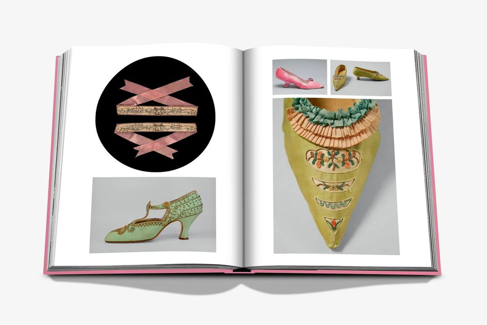 Книга Assouline 18th Century Style в твердом переплете