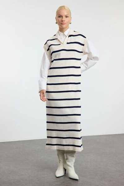 Свитер из трикотажа с длинным воротником-поло в полоску с камнями TCTAW25UV00017