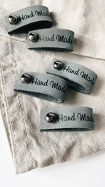 Кожаные бирки с кнопкой "Hand Made"