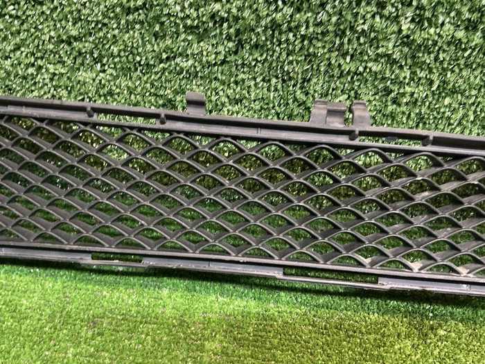 Решетка переднего бампера Mercedes E W213 (20-23)