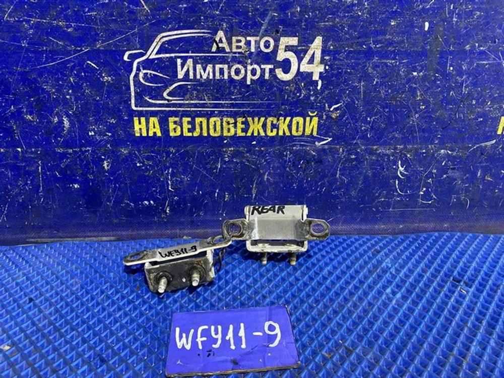 Петля багажника NISSAN WINGROAD 2000
