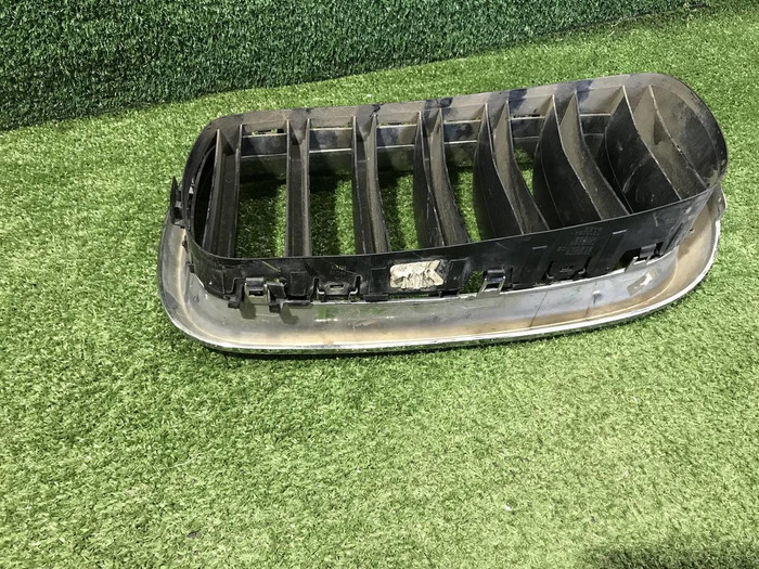 Решетка радиатора правая BMW X5 F15 X6 F16 (2013-2018)