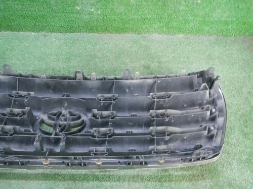 Решетка радиатора Toyota Land Cruiser 200 (2007-2012)