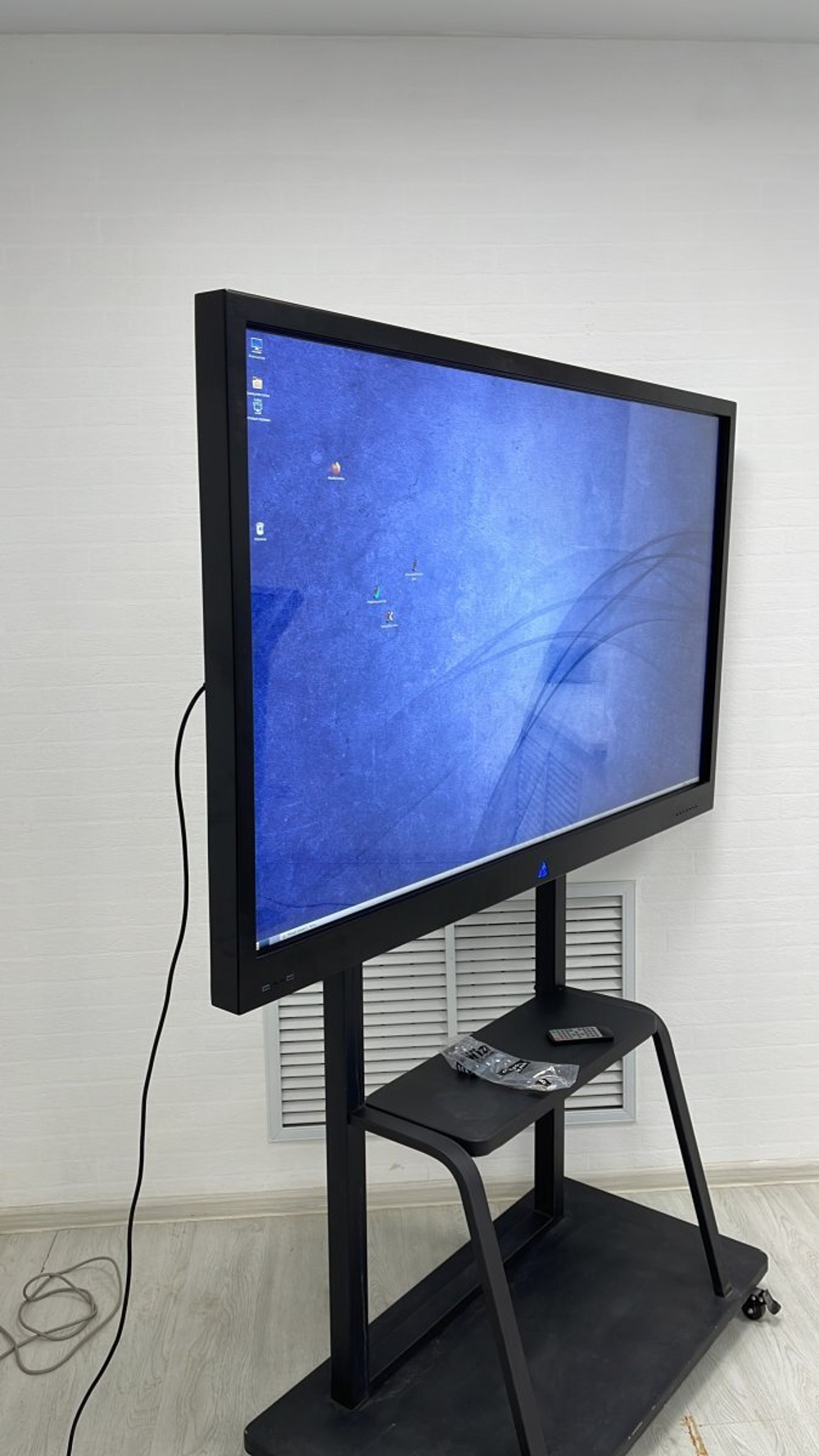 Интерактивная панель BM Intellect 65"