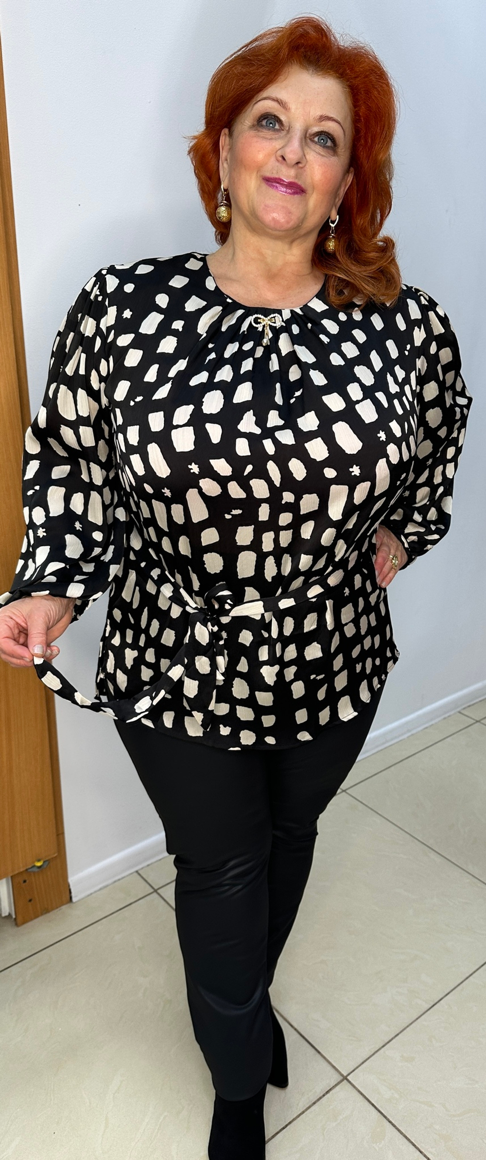 Черные под эко-кожу брюки-лосины