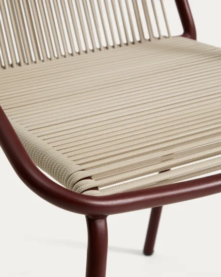 Уличный стул Zivia из веревки цвета экрю и стали бордового цвета