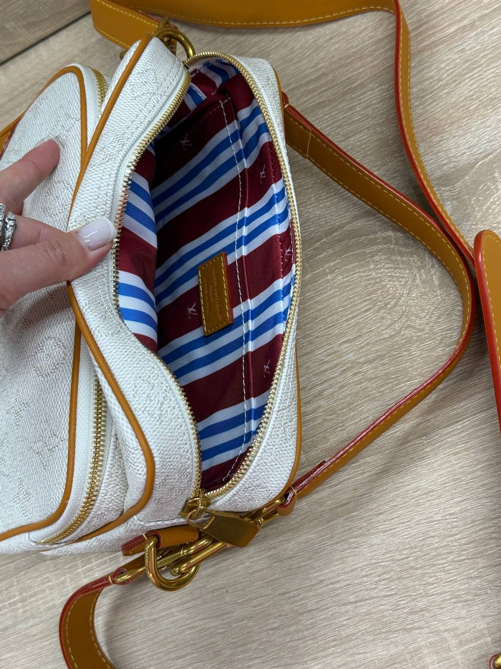 Сумка-мессенджер Louis Vuitton