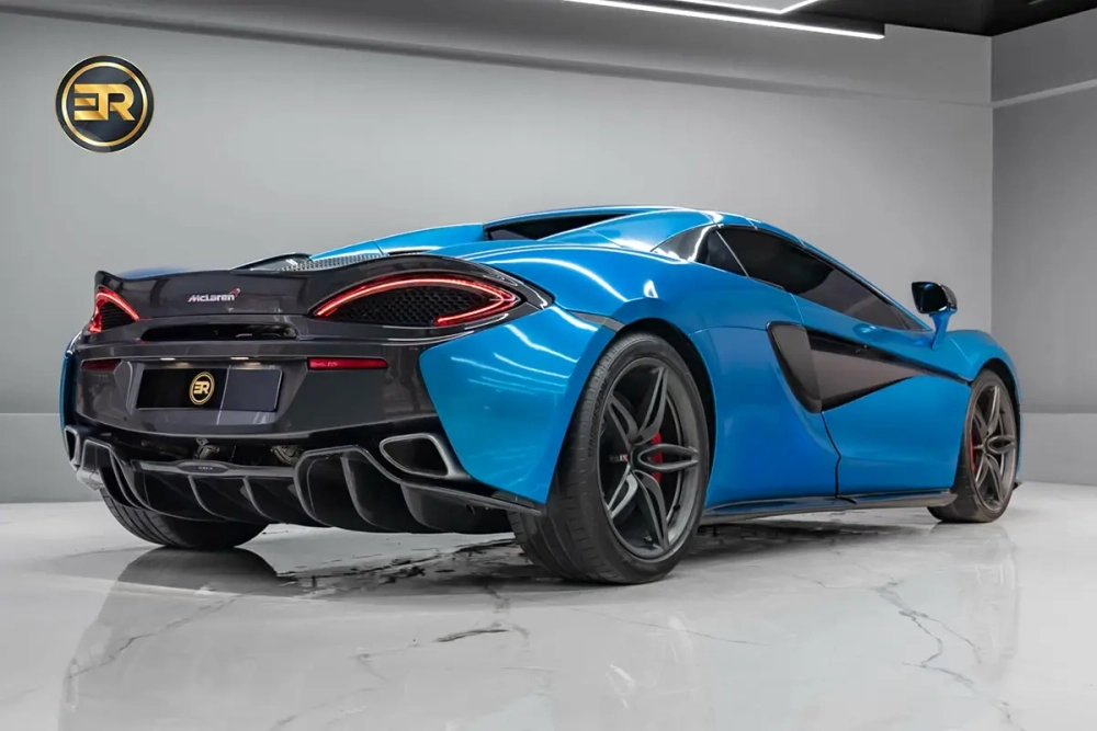 McLaren GT