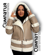 Куртка-кожанка бежевого цвета