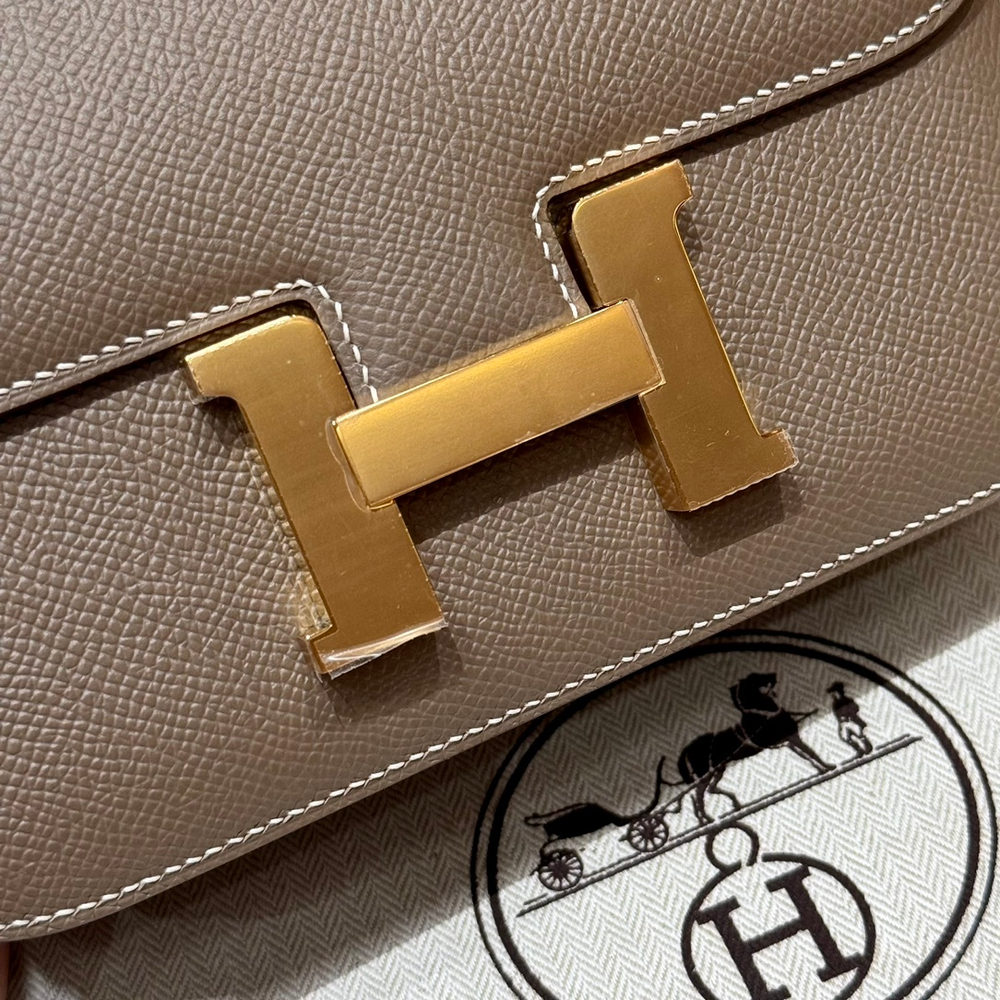 Hermes Constance 18