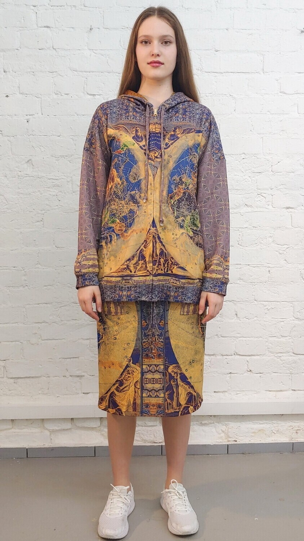 Комплект (худи и юбка) "Зодиак", по мотивам средневековой карты звездного неба