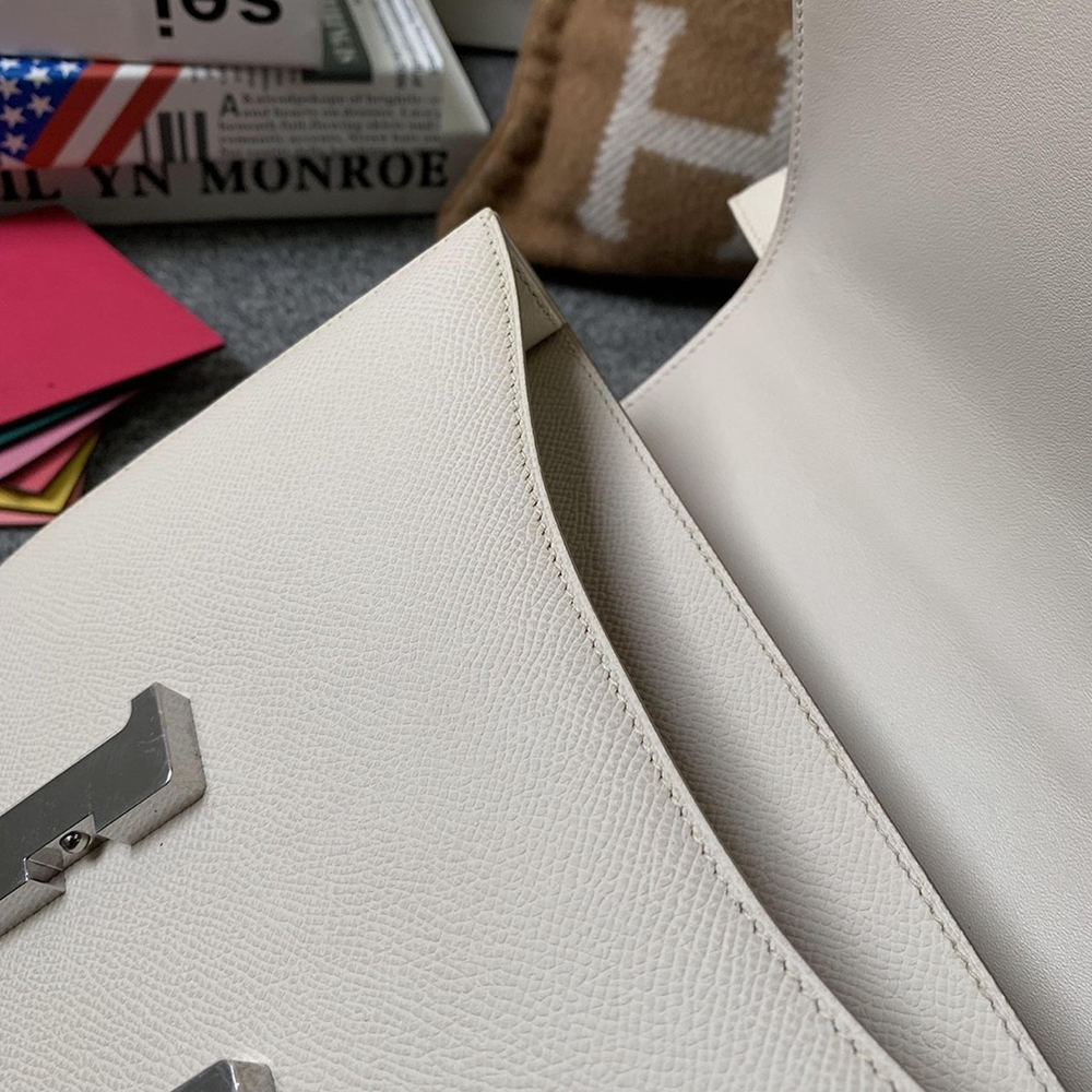 Hermes Constance 23