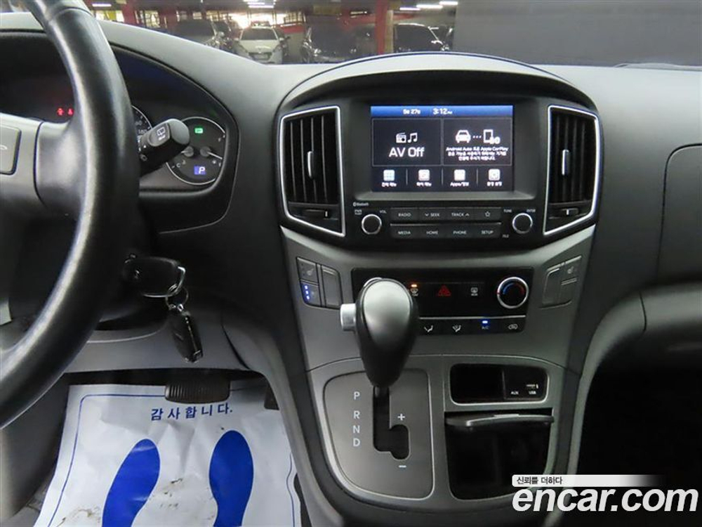 Hyundai The New Grand Starex Van 3-х местный (05.2020)