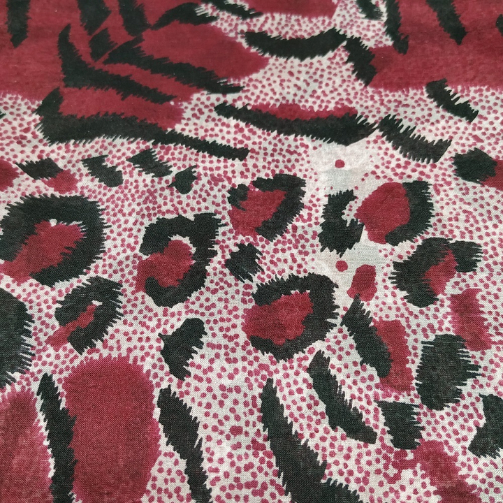 Шарф материал Шелк 100% "Леопард" цвет черный на вишневом размер 45x170 см.