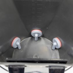 Ведро для выпойки, поения, кормления козлят и ягнят 8л, 3 соски, с креплением