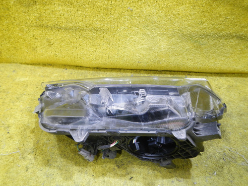 Битая Фара левая Toyota Rav 4 CA40 (2015-2019) LED