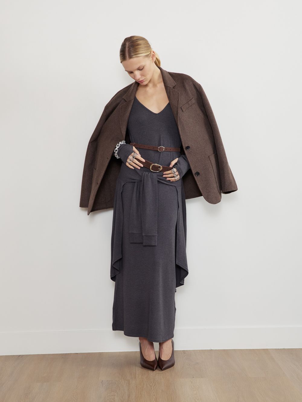 БАЗОВЫЙ РЕМЕНЬ С МЯТОЙ ПРЯЖКОЙ ЗАМША ТЕМНЫЙ ШОКОЛАД