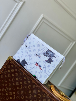 Louis Vuitton Pochette Voyage MM