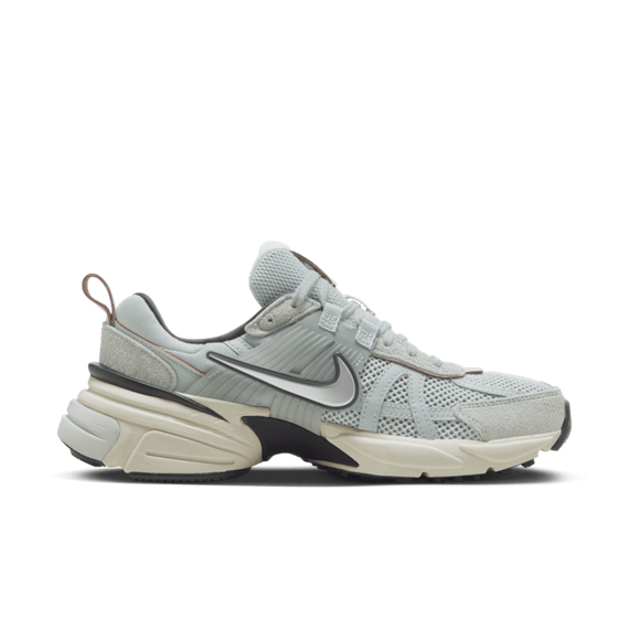 NIKE V2K Run Беговые кроссовки Низкие Топы Float Лайм/Металлик Chrome/Свет Земляной Коричневый/Черный/Свет Серебряный Женские