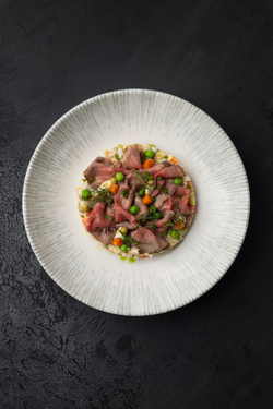 Салат Оливье с ростбифом