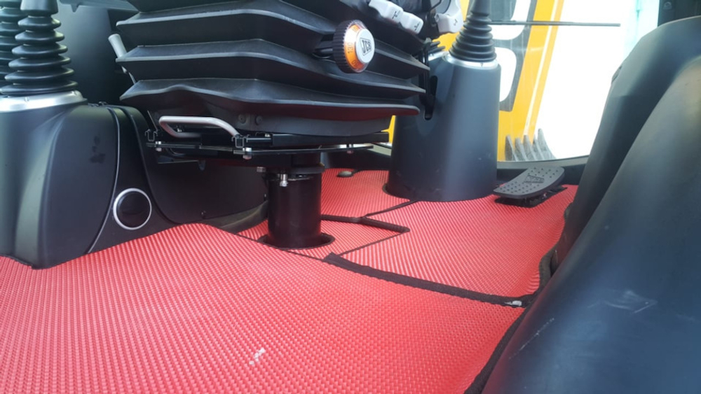 Ковры в кабину трактора JCB 4 CX