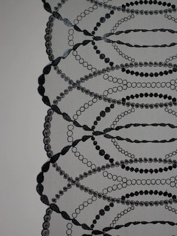 05-173 Вышивка на неэл. сетке 23 см, черный 170