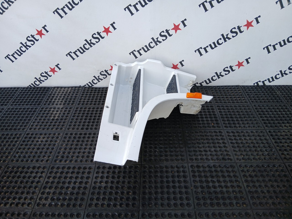 Корпус (дефект) подножек правый 2022г.