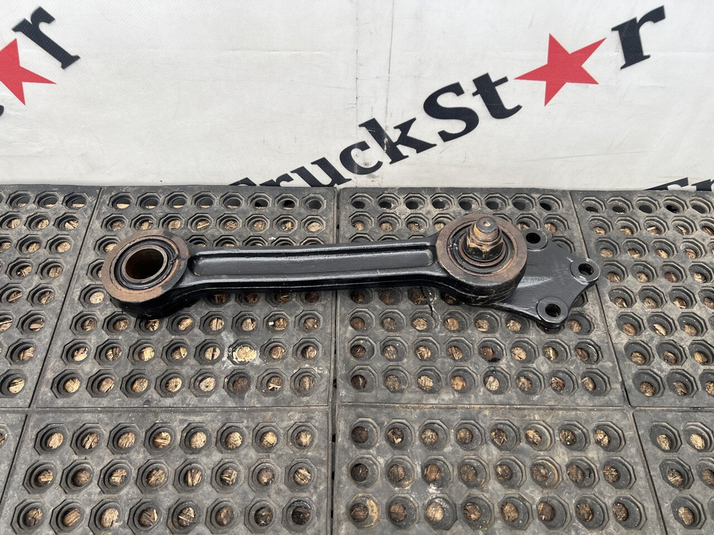 Стойка переднего стабилизатора 2023г