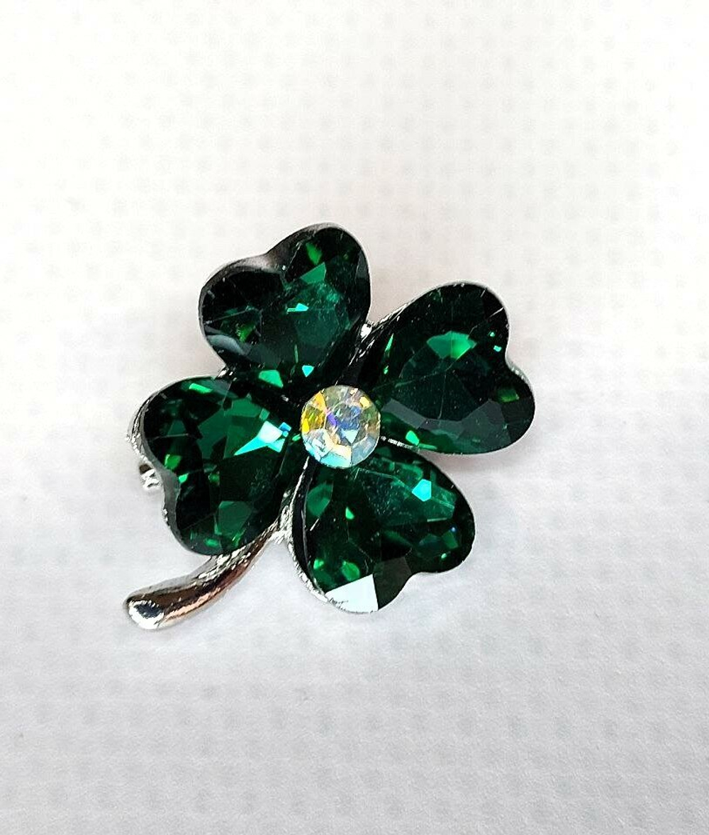 Брошь. Брошка. Клевер-четырехлистник — символ удачи. Цвет зеленый.