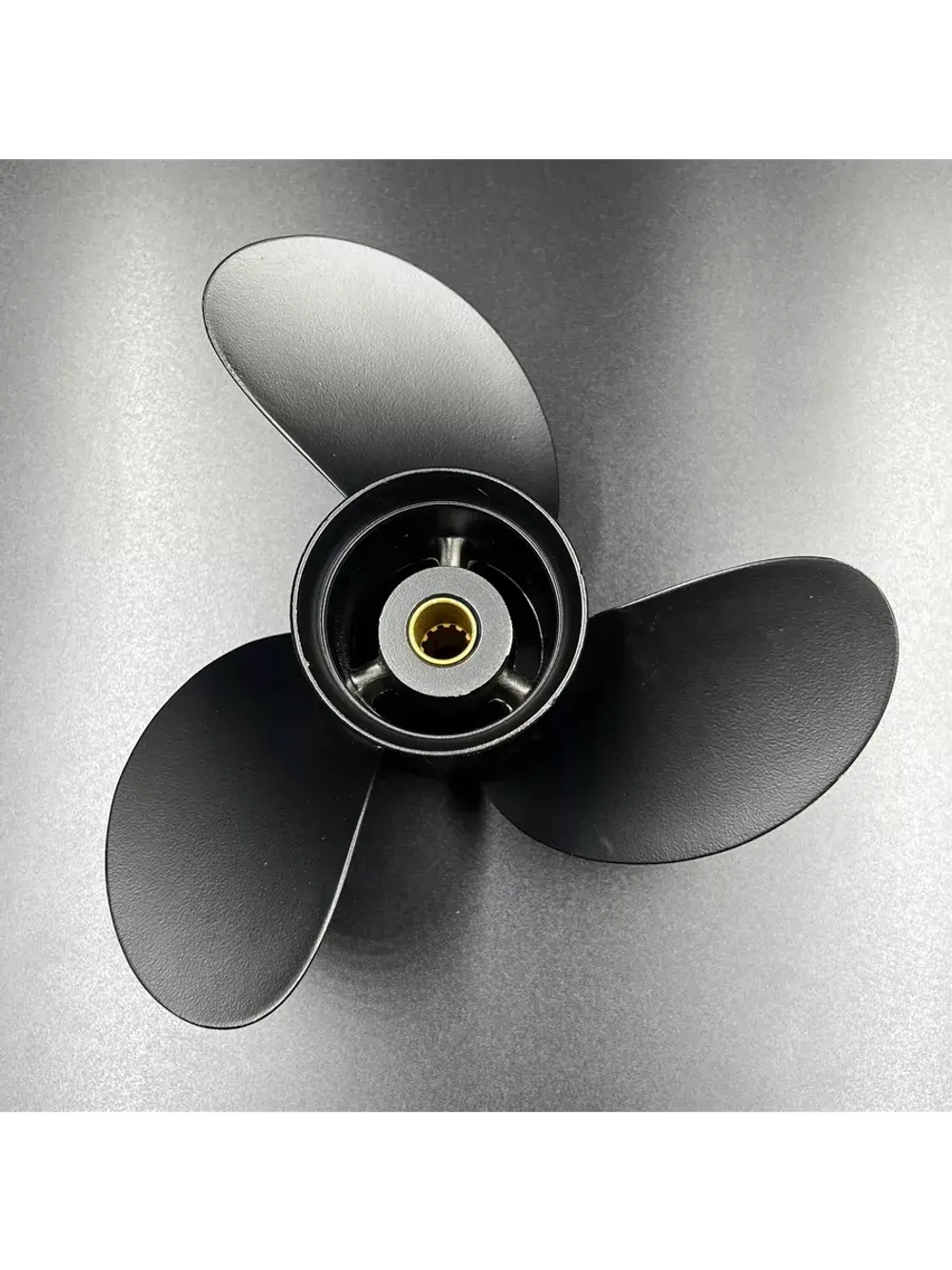 Винт Tohatsu 8-9.8 л.с (3x8.9"x7")