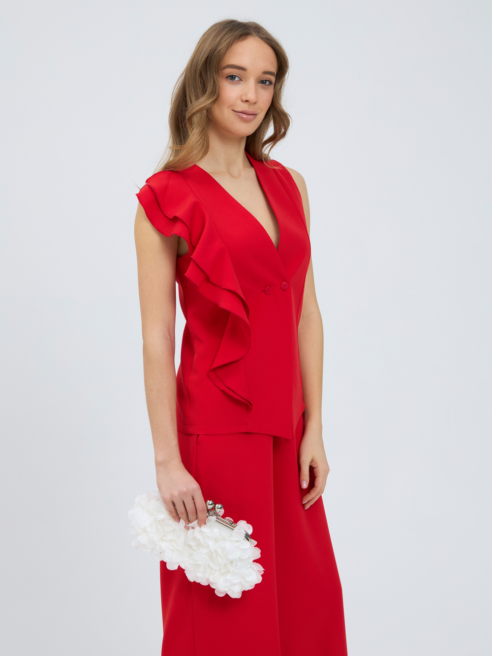 Костюм нарядный двойка брючный с жилеткой красный