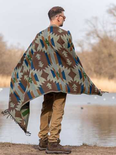 Палантин теплый с орнаментом Навахо