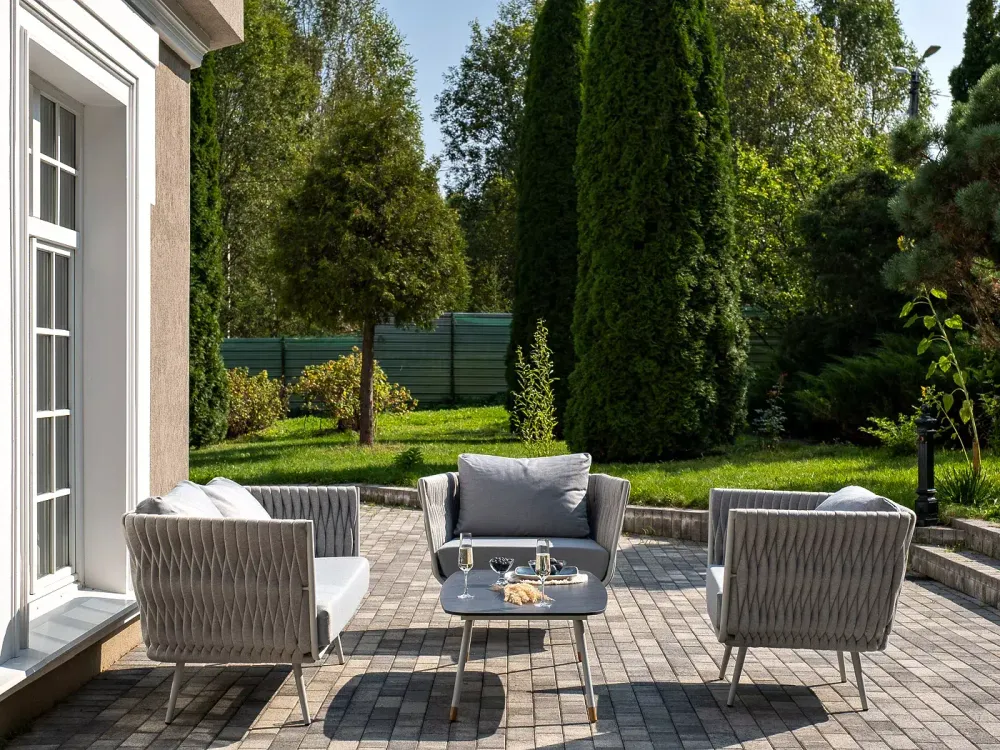 "Монако" лаунж-зона 4-местная из роупа со столом "Верона" (серый гранит), каркас светло-серый, роуп светло-серый