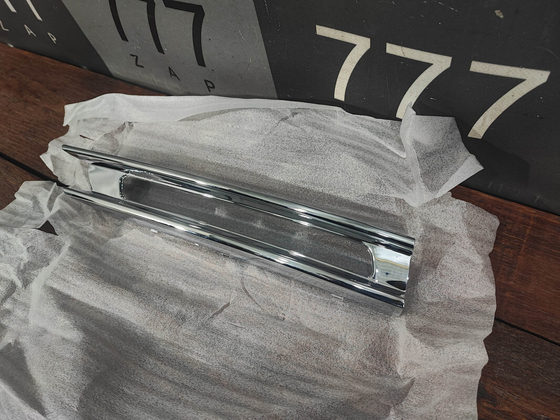 Накладка переднего бампера ML (W166) 11-15 Новая Оригинал 18MH09322