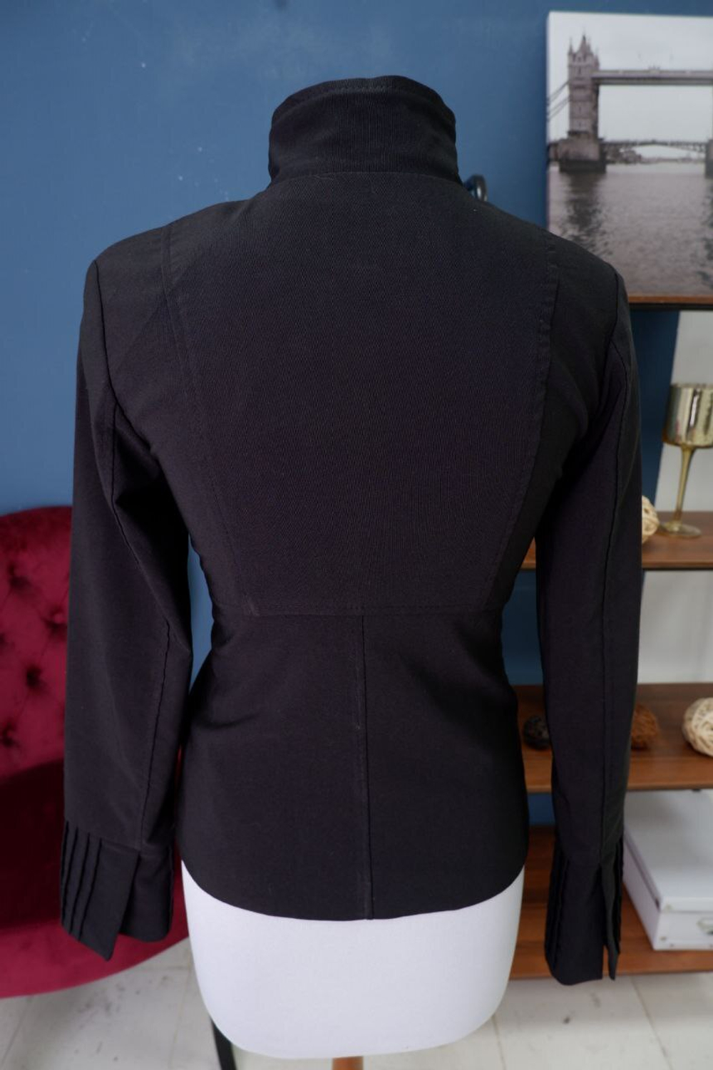 Пиджак интересный 44 размер